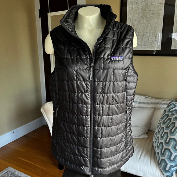 DO NOT BUY Patagonia Nano Puff Black Insulated Quilted Vest  *BRANDING* - Picture 1 of 7